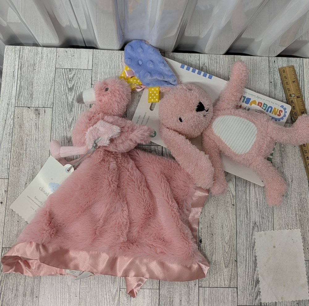 Snuggubles Pink Plush Animal Blanket Set - Picture 2 of 9